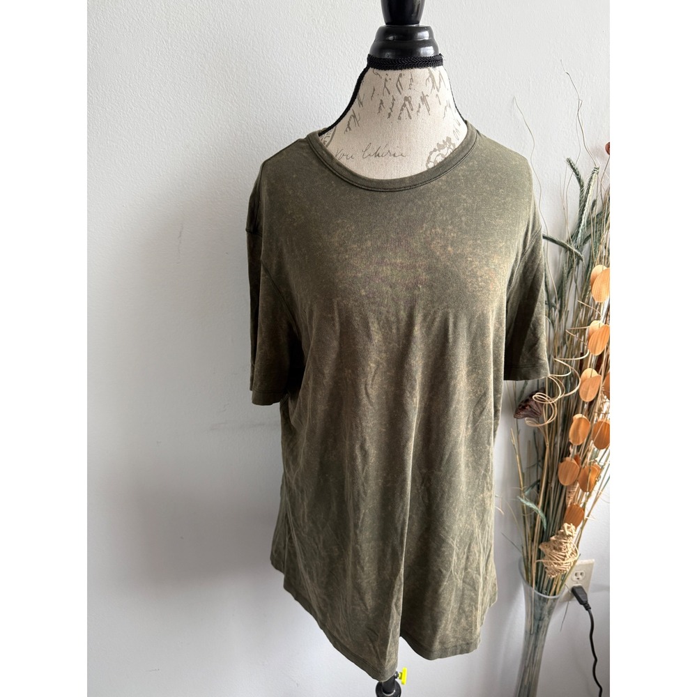 Lululemon Mens Olive Green Acid Wash Short Sleeve Crewneck T-Shirt Relaxed Fit
